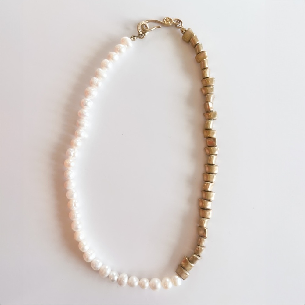 Pearl and Gold Bead Women's Necklace - Elegant Two-Tone Design